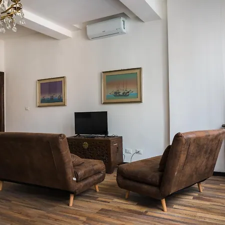 Parco Ducale Elegant Con Balcone Apartment *