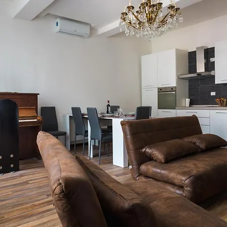 Apartamento Parco Ducale Elegant Con Balcone *